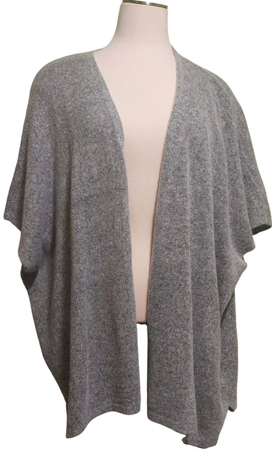 k. by kersh Women's Gray Short Sleeve Cardigan W/ White Heart on Back Size XL