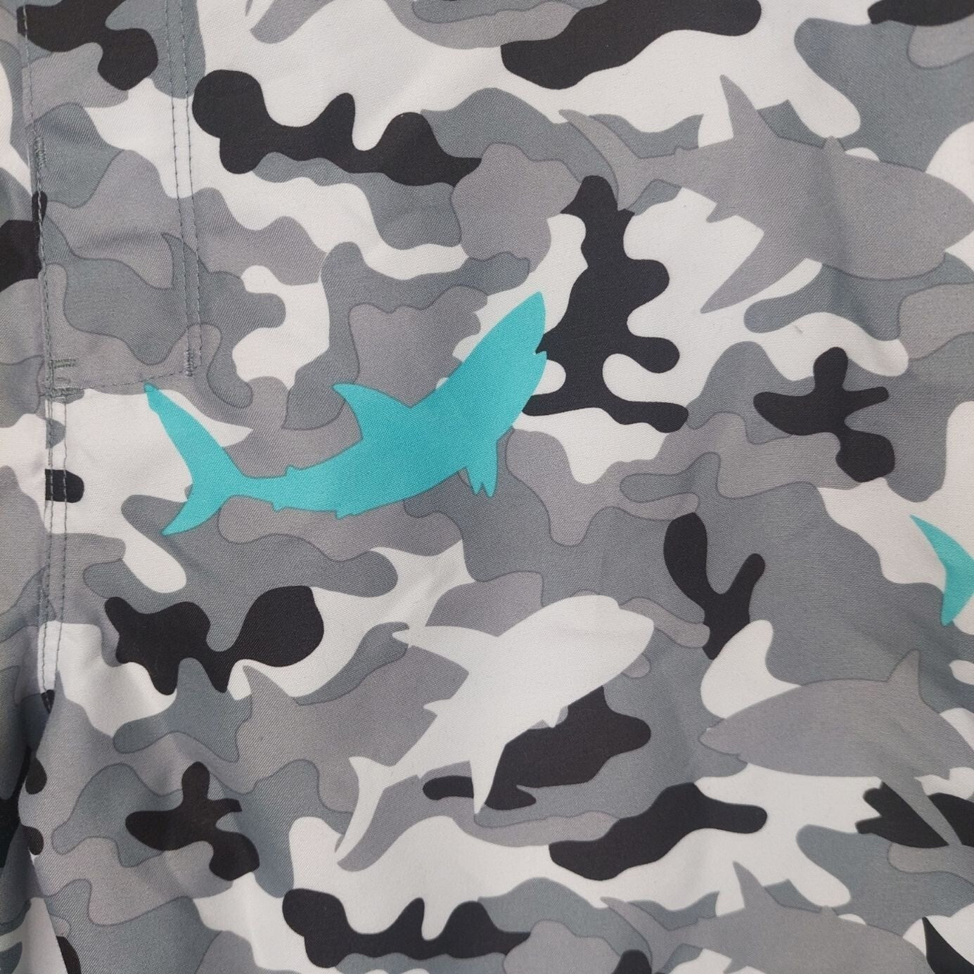 Hurley Boy's Camo Shark Board Shorts 19" Outseam 100% Polyester Size 29 "READ"