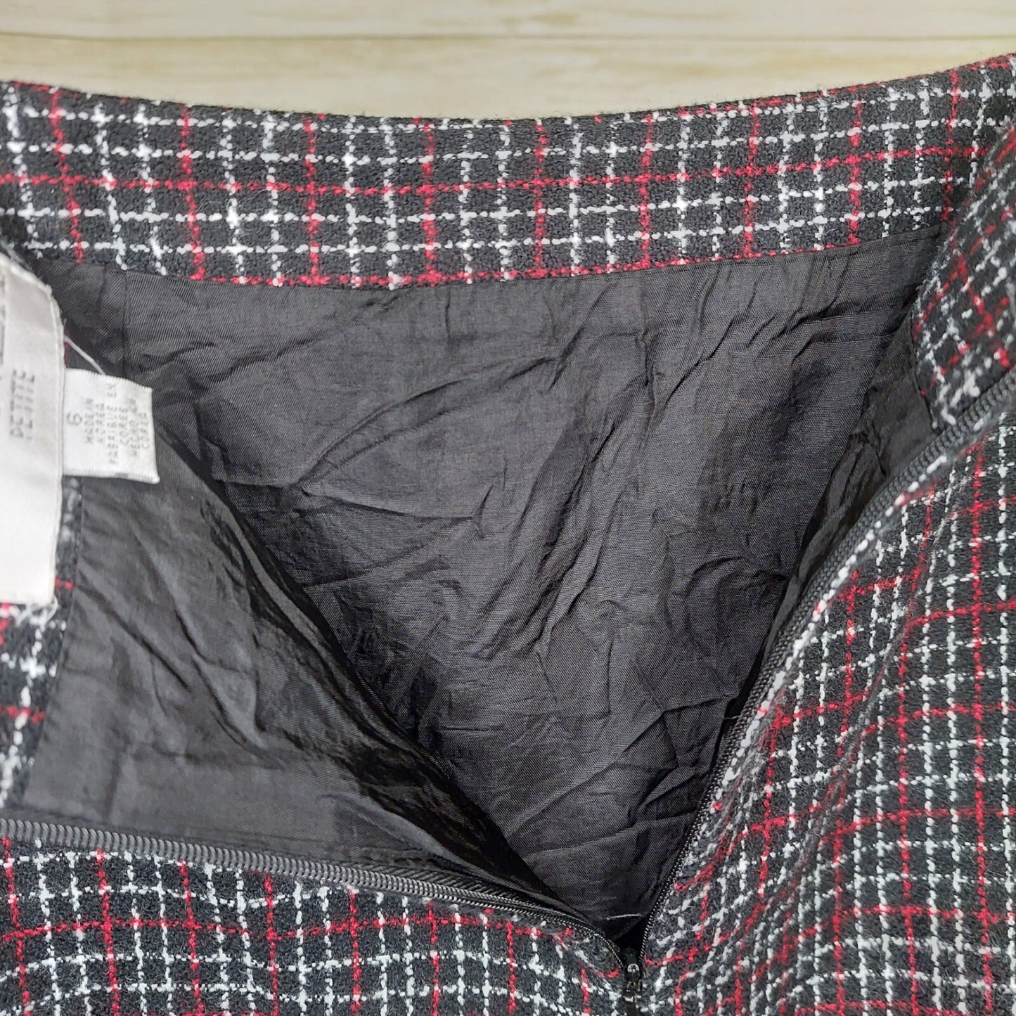 Casual Corner Annex Petites Skirt Size 6 Black/Red Plaid