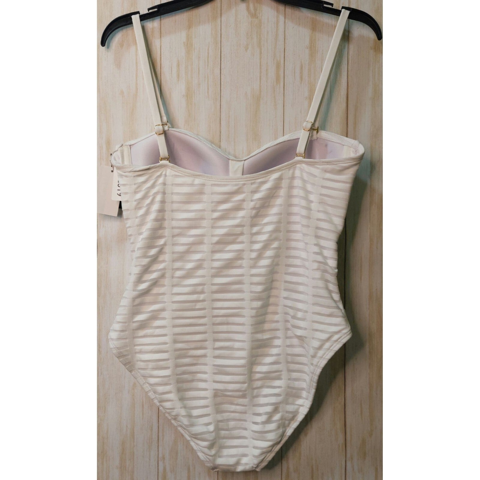 Kenneth Cole White One-Piece Padded Bust Tummy Toner Swimsuit Size Large Classy
