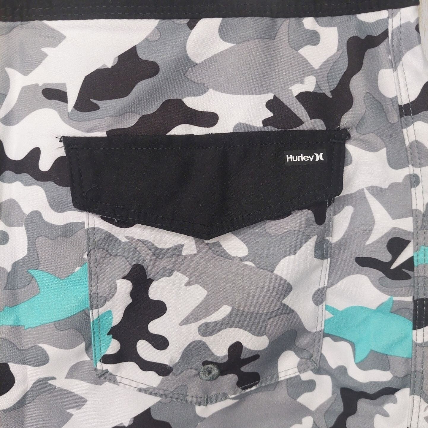Hurley Boy's Camo Shark Board Shorts 19" Outseam 100% Polyester Size 29 "READ"