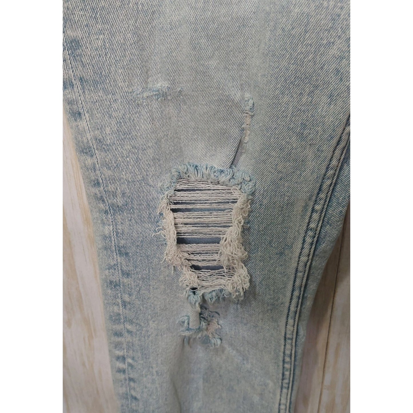 Vigoss Women's Stevie Crop Straight Jeans Light Wash~Distressed~Stretch~ Size 28