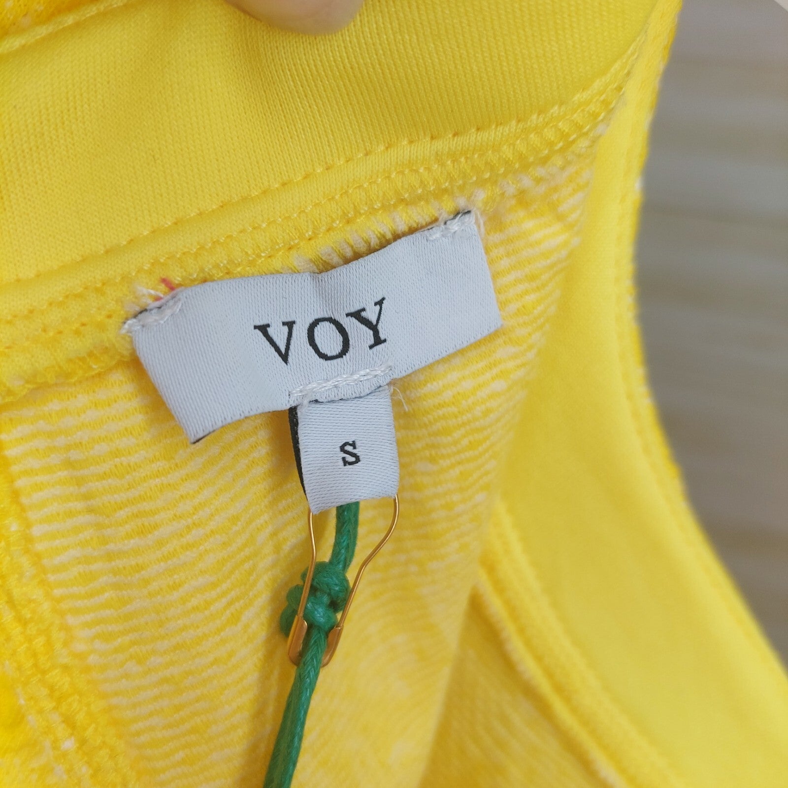 Voy Top Women's Size Small Yellow Bubble Sleeve Cheetah Textured NWT