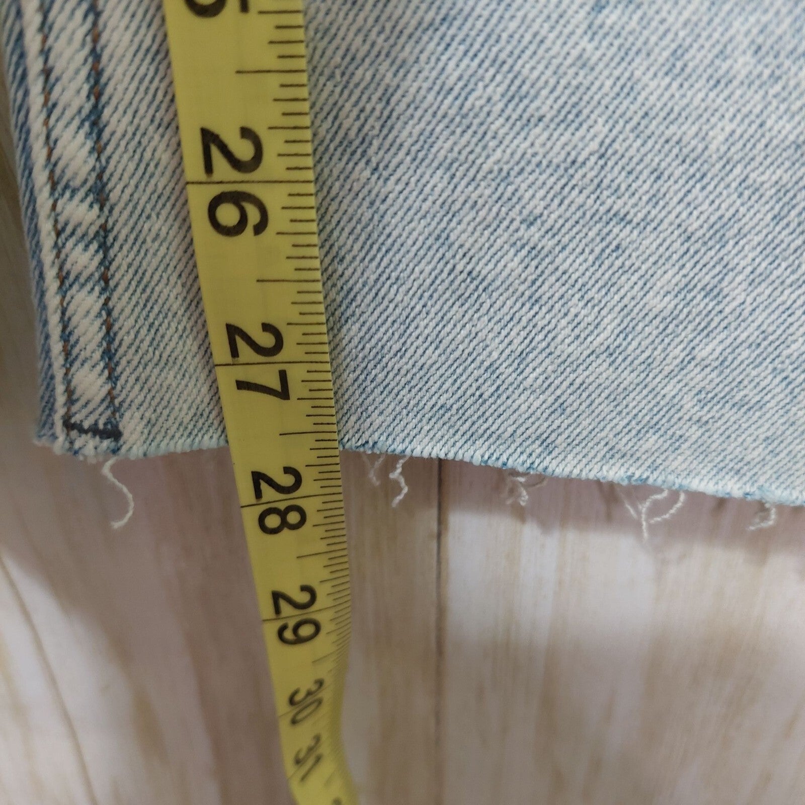 Vigoss Women's Stevie Crop Straight Jeans Light Wash~Distressed~Stretch~ Size 28