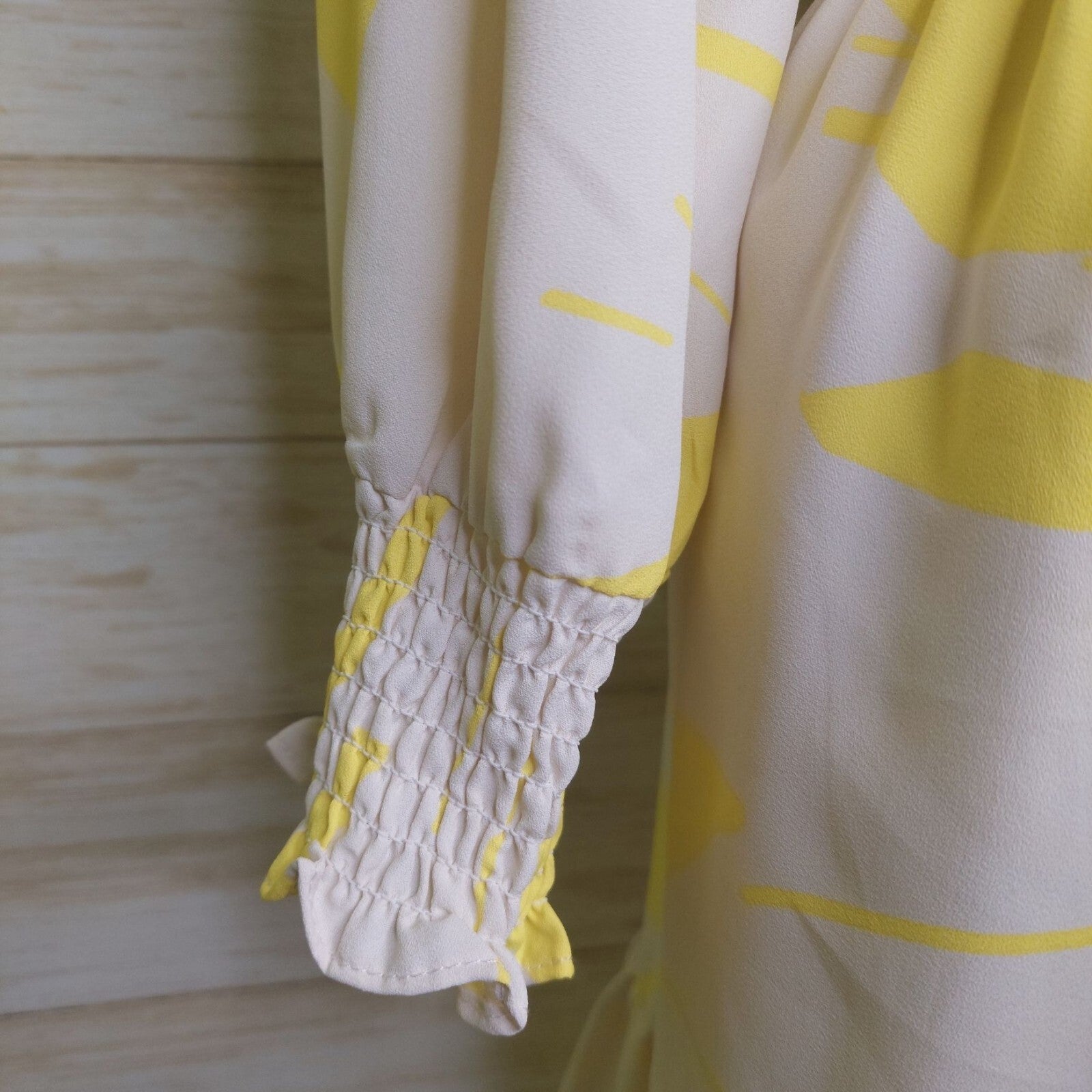 Vince Camuto Women's Yellow/White Abstract Print Smocked Ruffled Dress Size PM