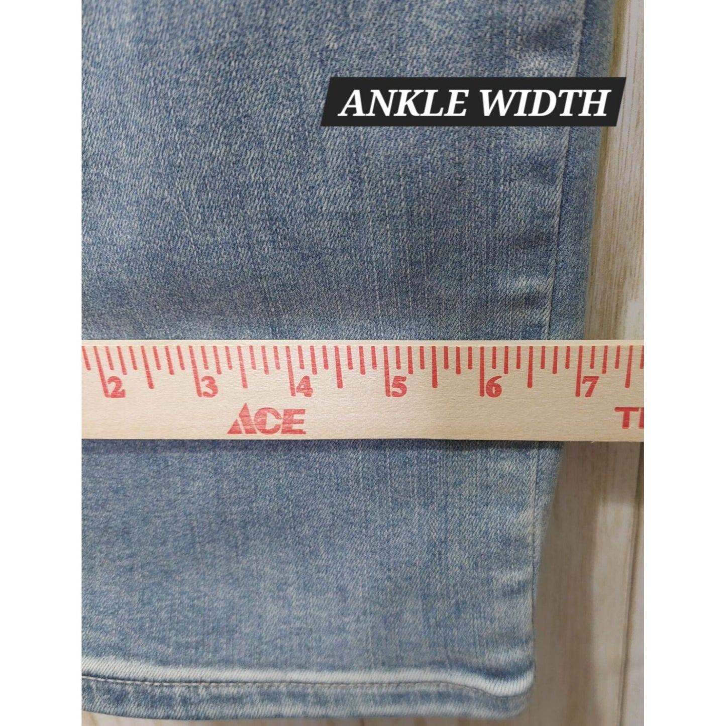 NYDJ Women's Marilyn Straight Jeans  Size 10P Lift Tuck Technology Denim Jeans