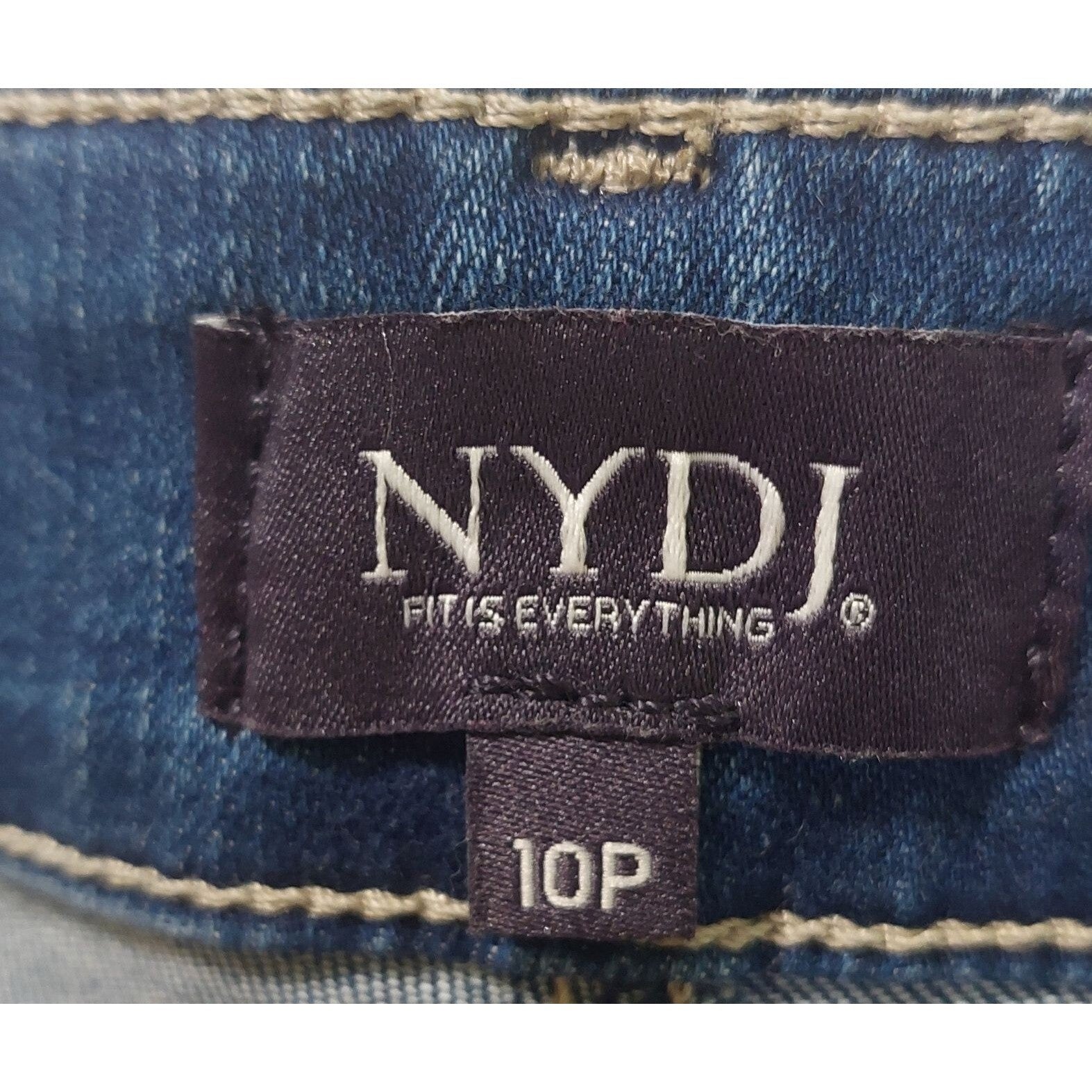 NYDJ Women's Marilyn Straight Jeans  Size 10P Lift Tuck Technology Denim Jeans