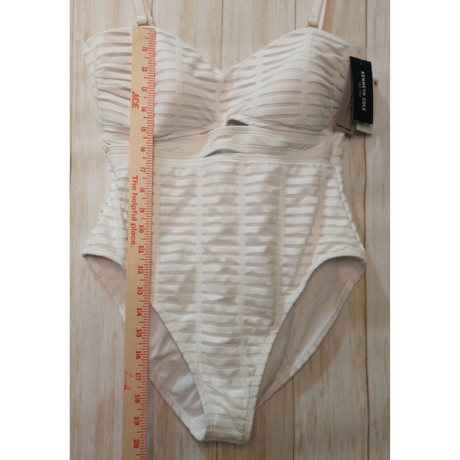 Kenneth Cole White One-Piece Padded Bust Tummy Toner Swimsuit Size Large Classy