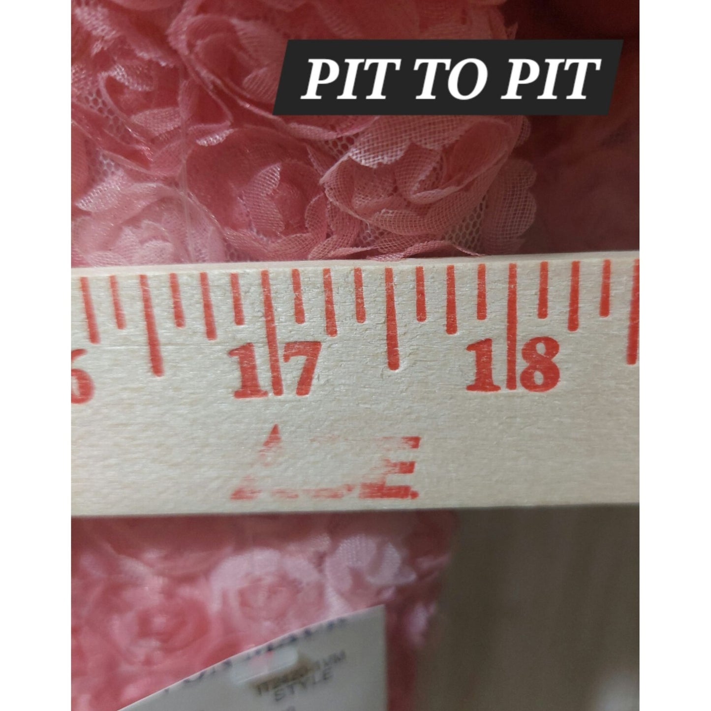 NWT Le Lis Pink Puff Sleeve Floral Crop Top W/ Textured Rose Design Large