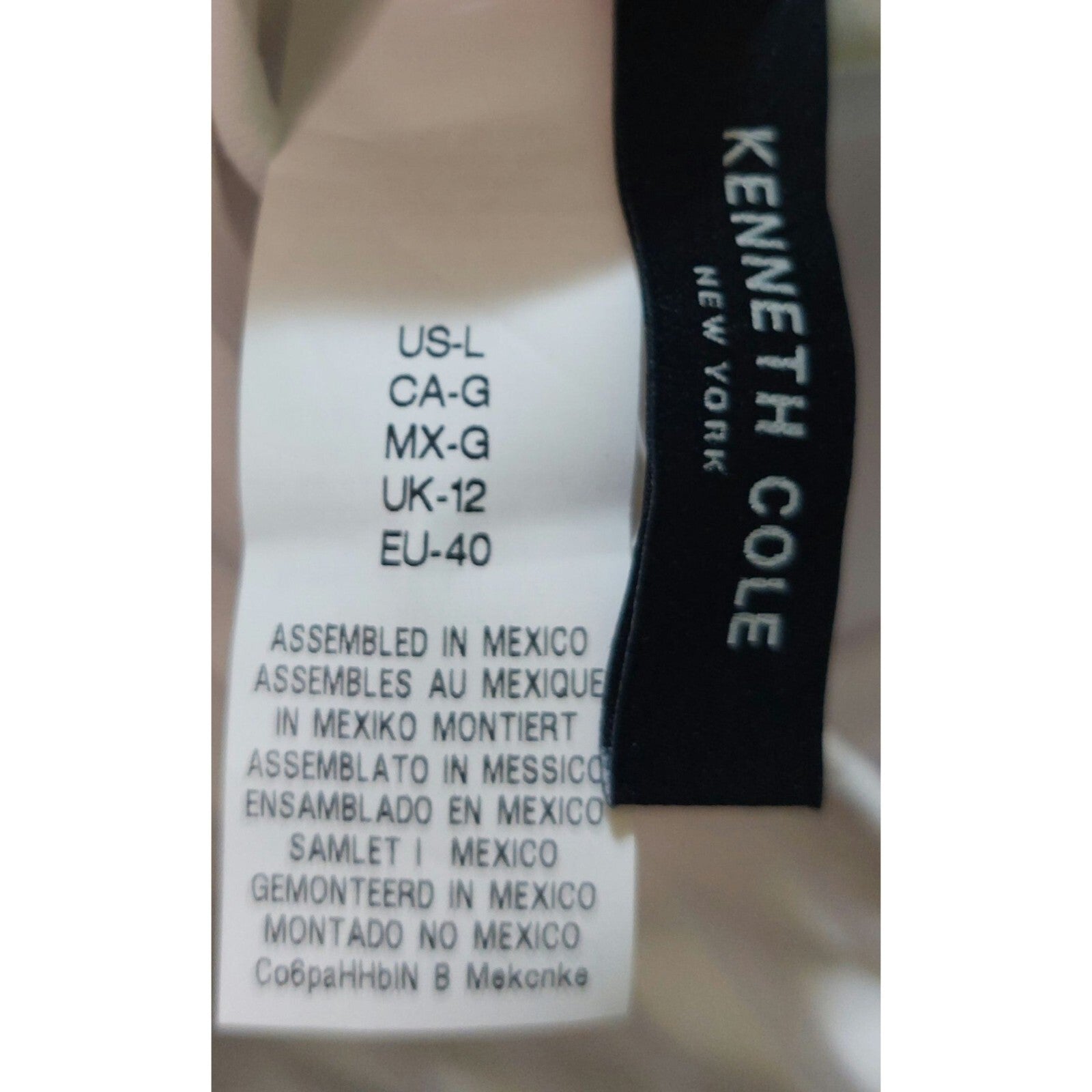 Kenneth Cole White One-Piece Padded Bust Tummy Toner Swimsuit Size Large Classy