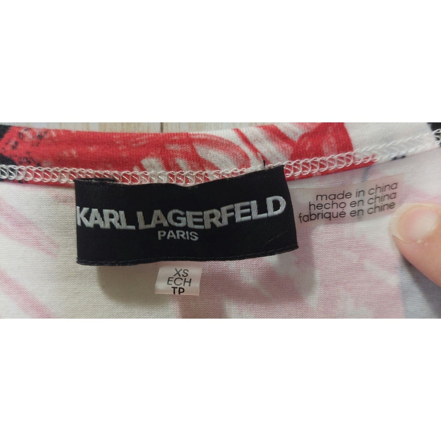 Karl Lagerfeld Paris Women's XS Graphic Puff Sleeve T-Shirt Red & Black Scribble