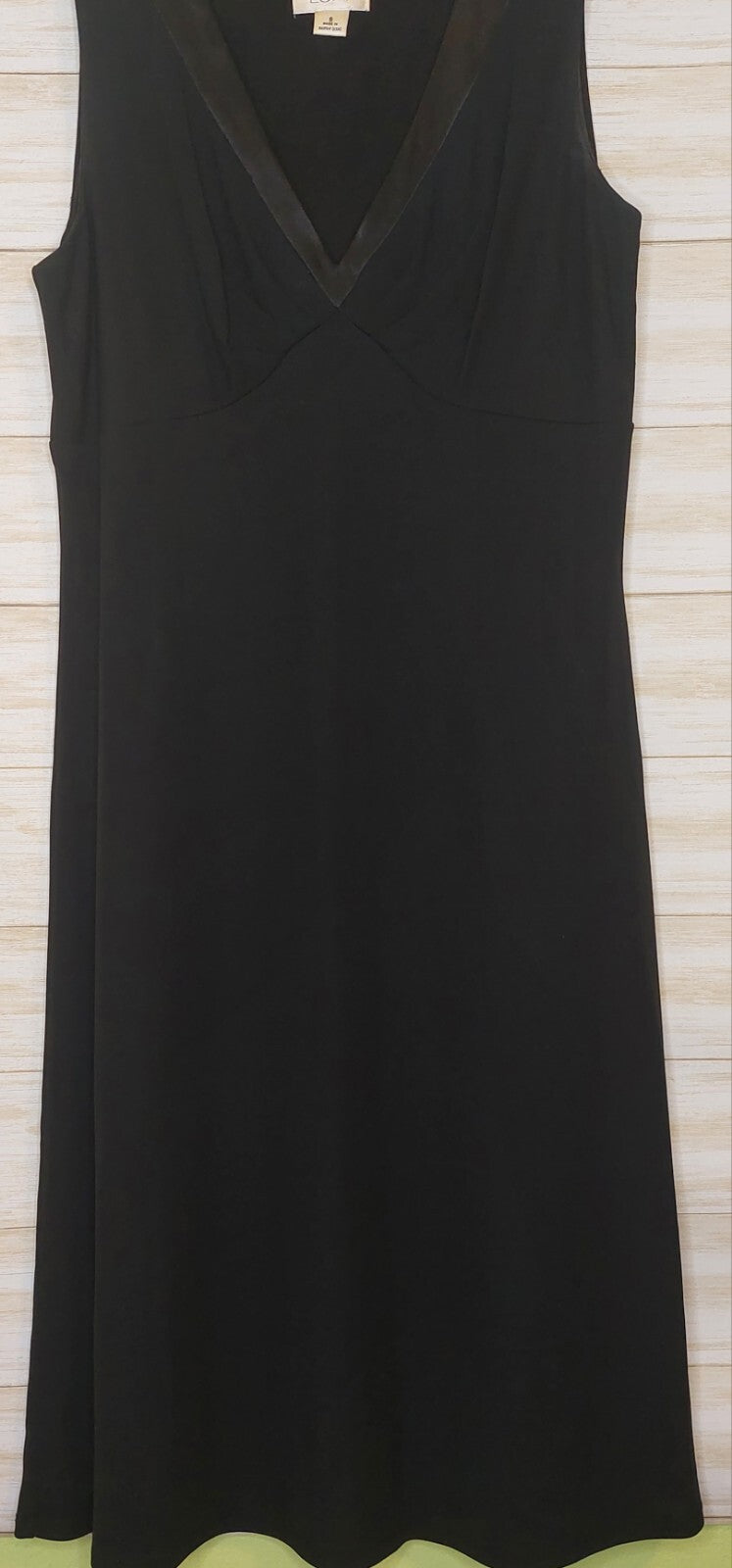 Ann Taylor LOFT Dress A-Line  Women's Size 8  Black Sleeveless LBD V-Neck