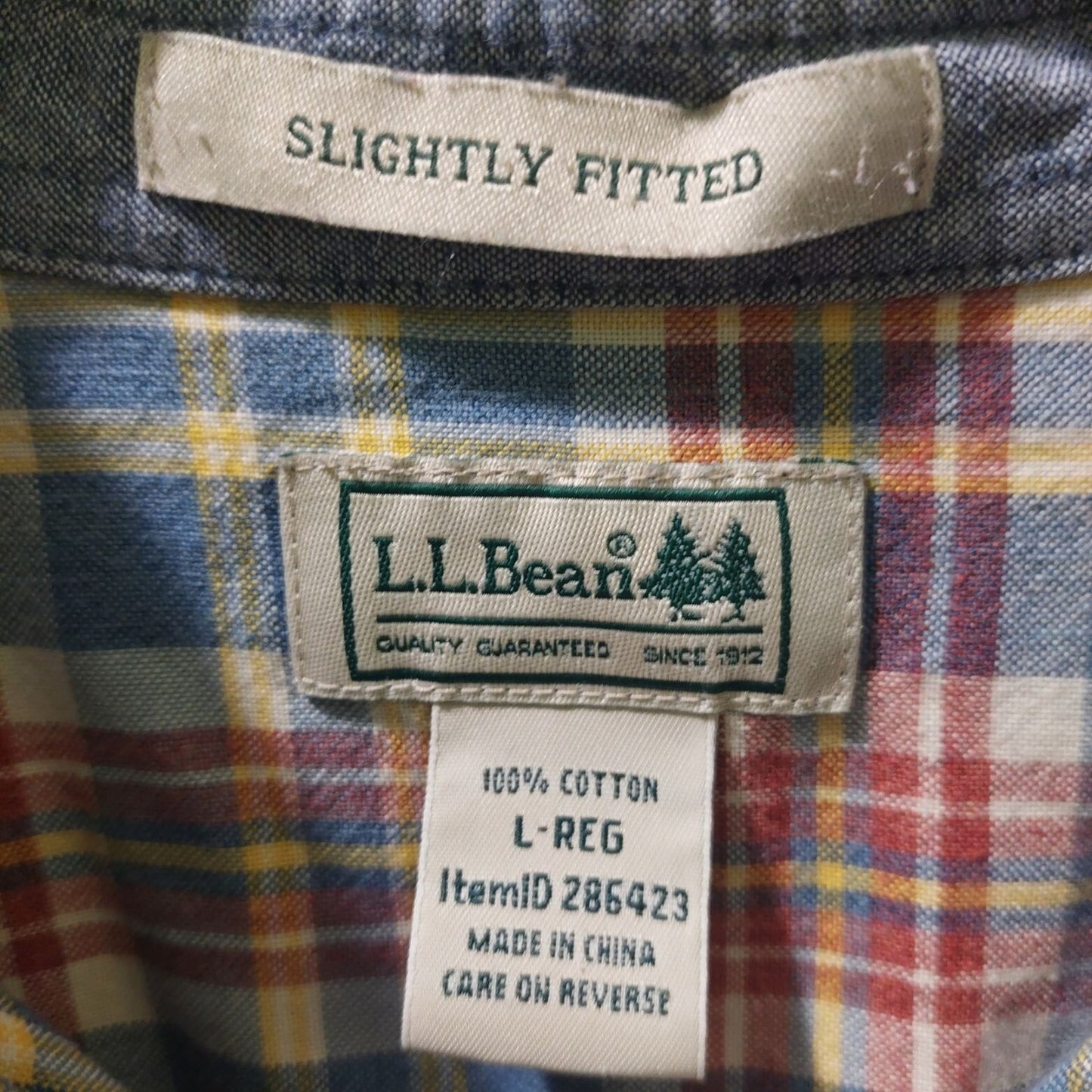 L.L. Bean Mens Slightly Fitted Plaid Long Sleeve Shirt Size Large 100% Cotton