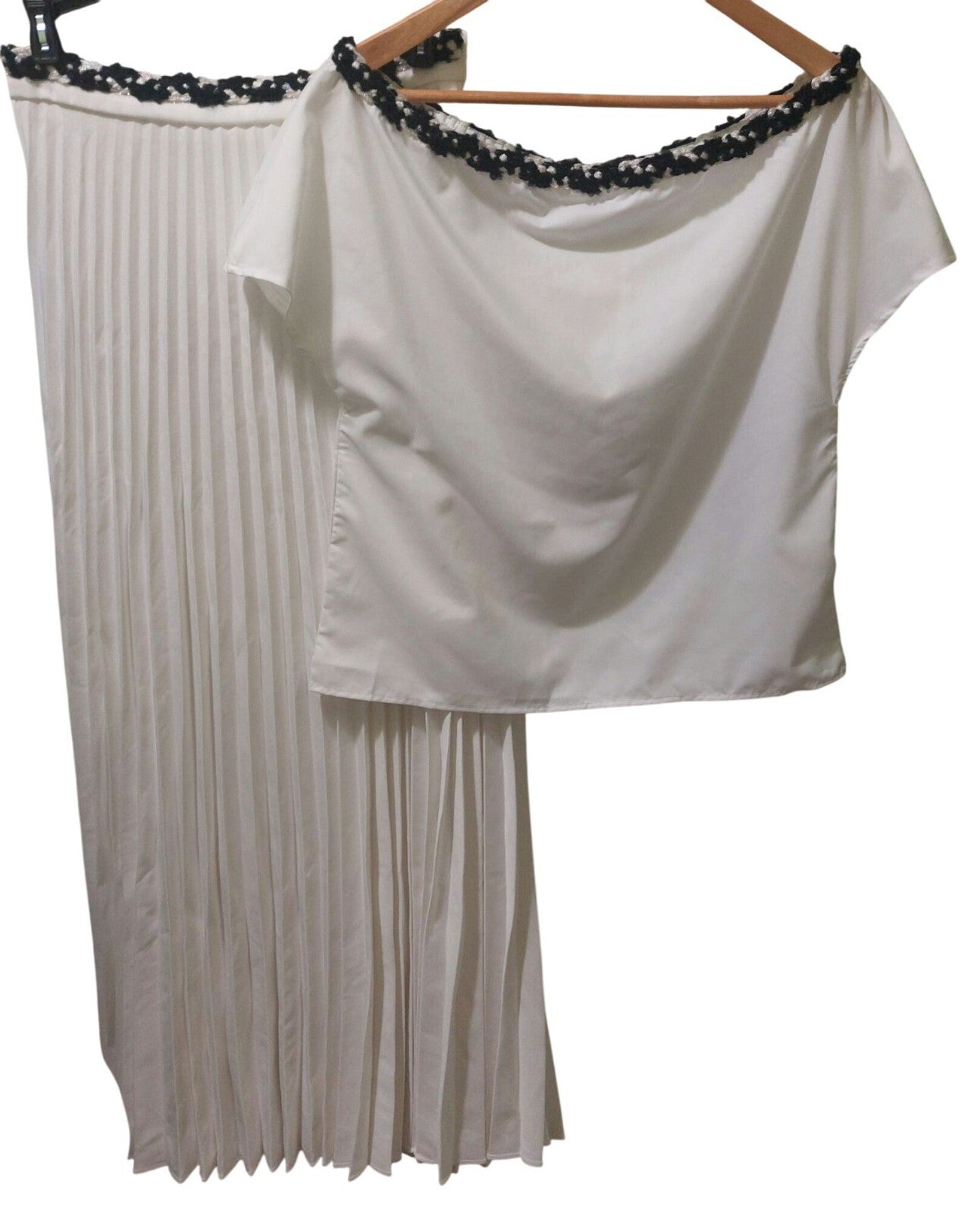 NWT Commense White Top & Pleated Maxi Skirt W/ Black & White Trim Size Small