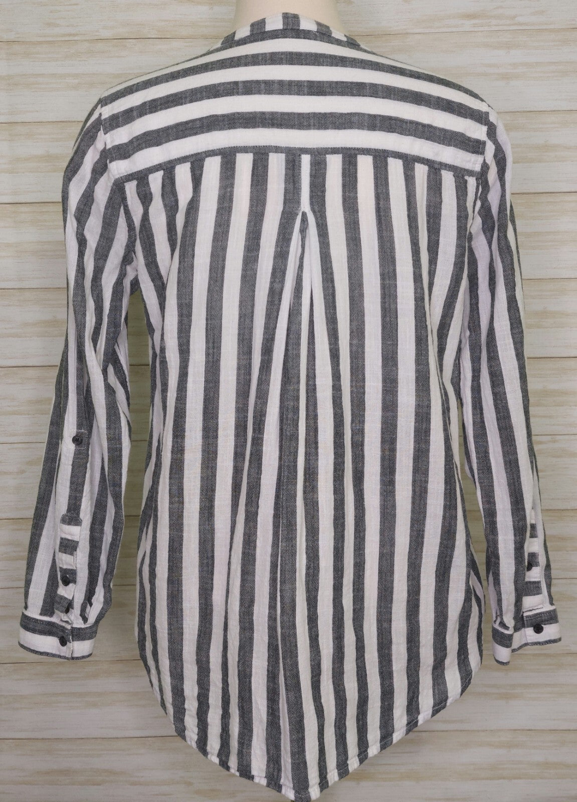 Lucky Brand Top Womens Med. Gray Striped Button Up Roll Tab Long Sleeve