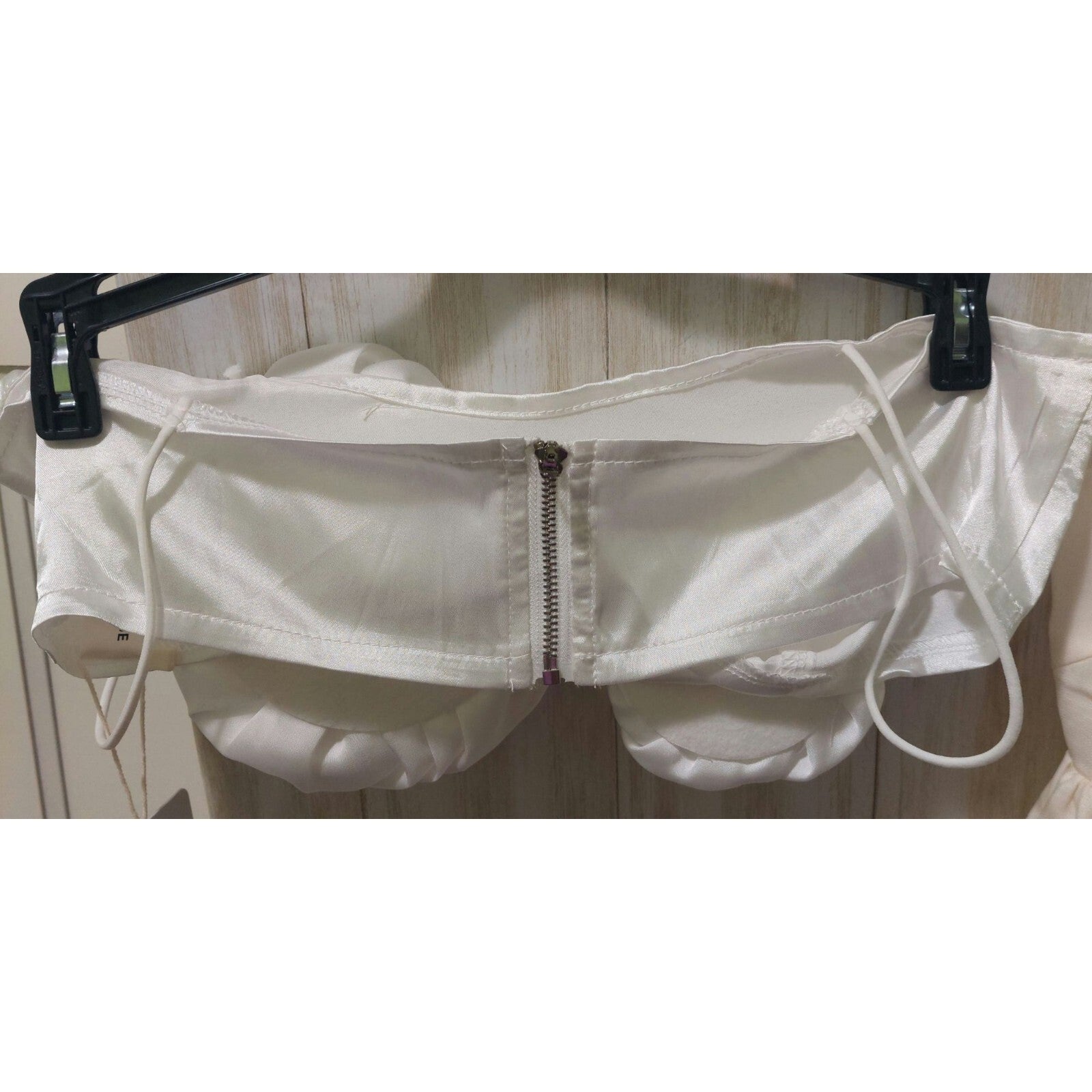 NWT Commense Strapless White Satin Rosette Crop Top - Size Small