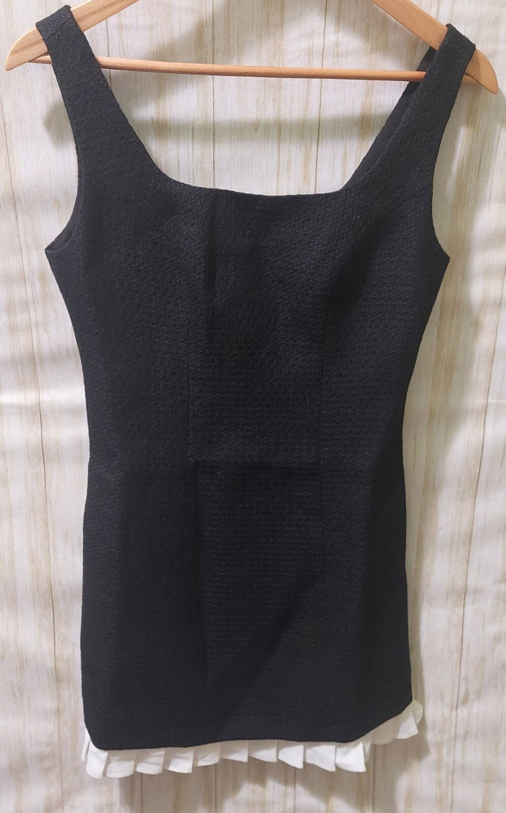 NWT Commense Black Textured Mini Dress W/ White Pleated Hem & Back Zipper Small