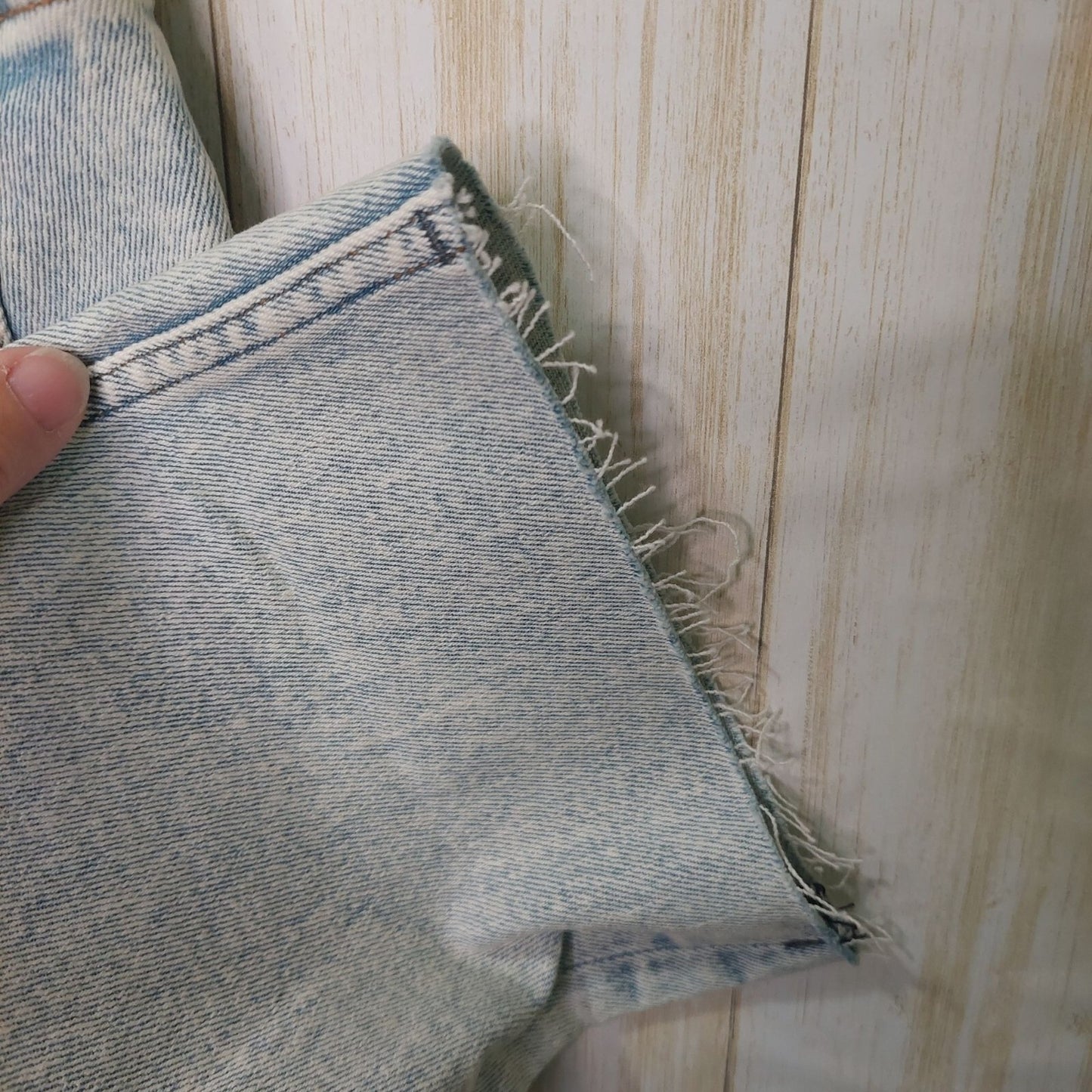 Vigoss Women's Stevie Crop Straight Jeans Light Wash~Distressed~Stretch~ Size 28