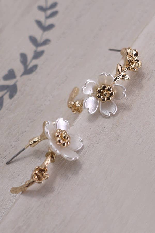 PEARL FLOWER HOOP EARRINGS | 80E2950: Gold