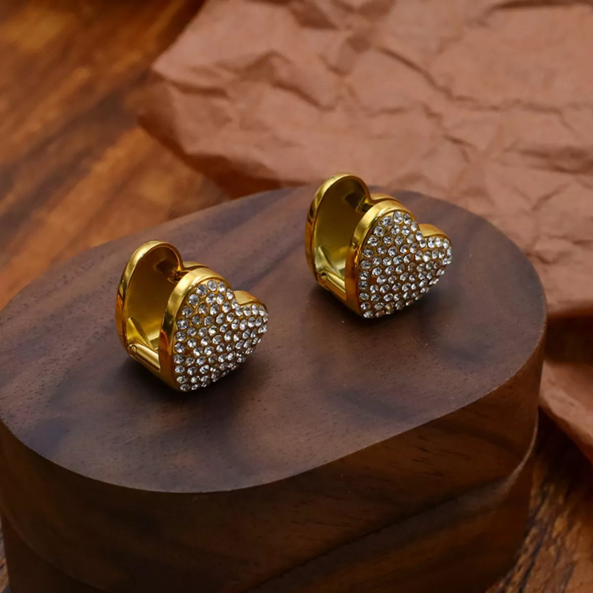 Luxurious Brilliance Heart-Shaped Stud Earrings Top