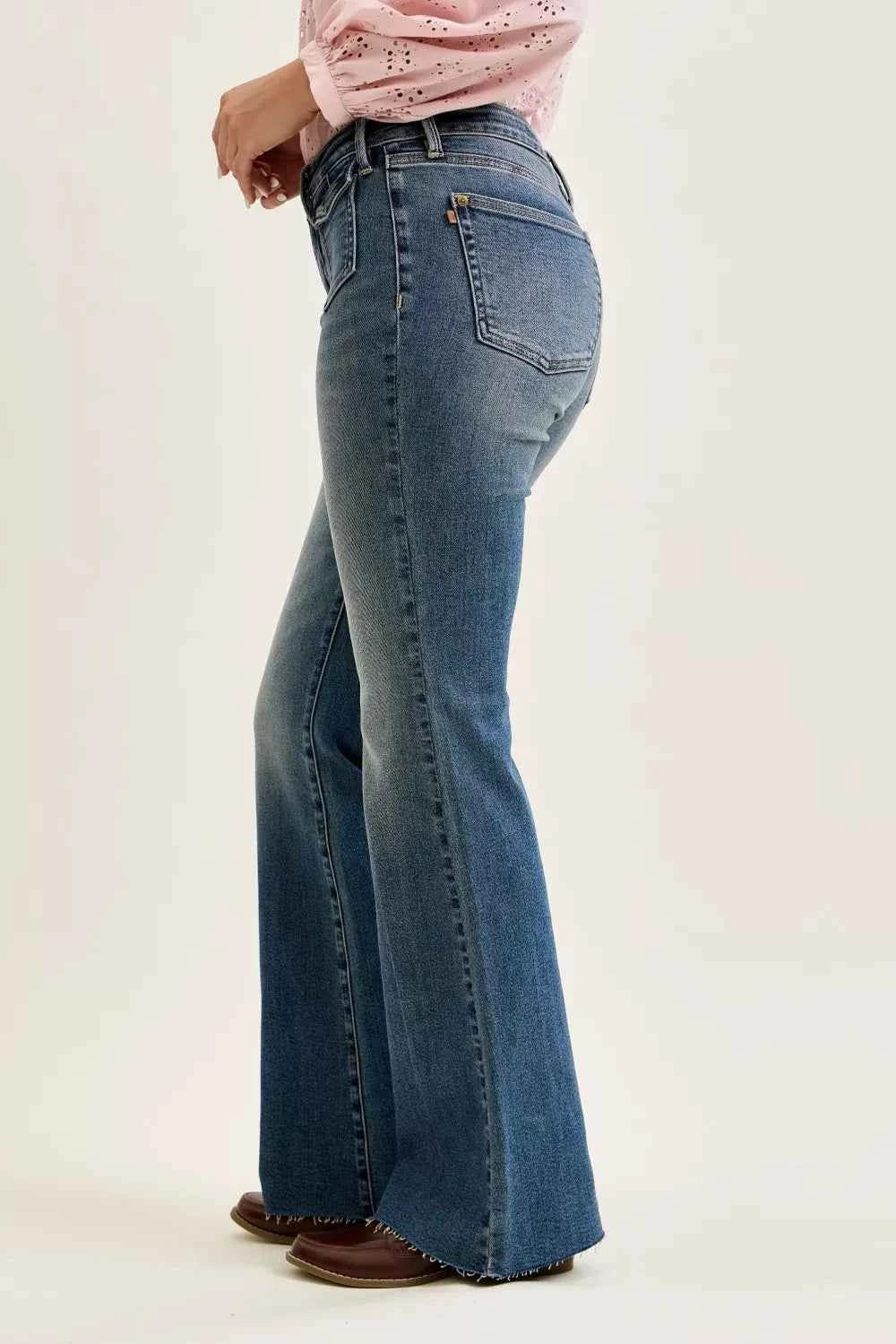 Judy Blue Mid Rise Flare Jeans with Front Flap Pockets Side View 2